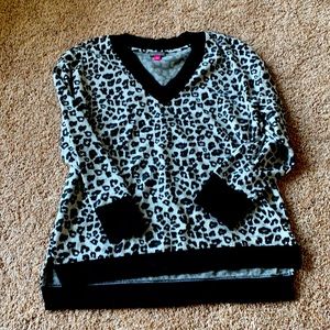 Vince Camuto LG sweater